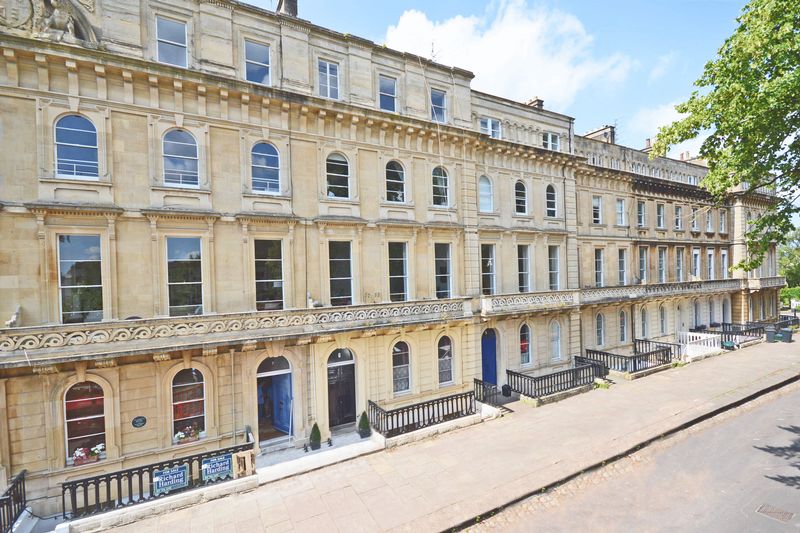 Grade II listed Townhouse - Bristol